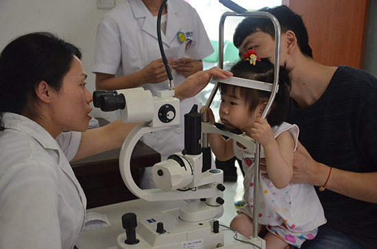 全国爱眼日 普瑞眼科小医生职业体验